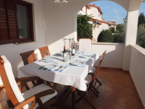 Ferienhaus Mit Überdachter Terrasse Und Pool